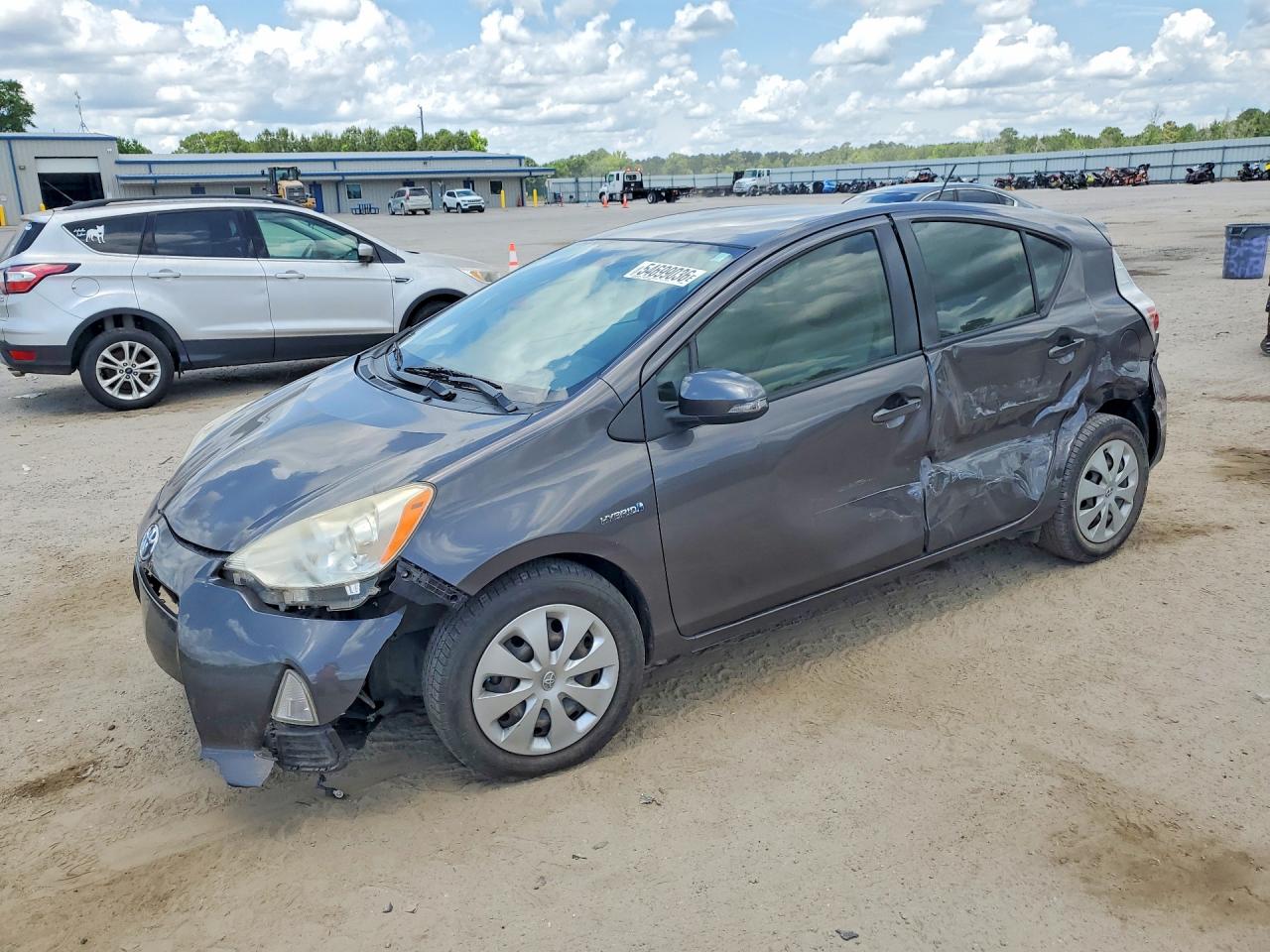 Salvage Toyota Prius Image