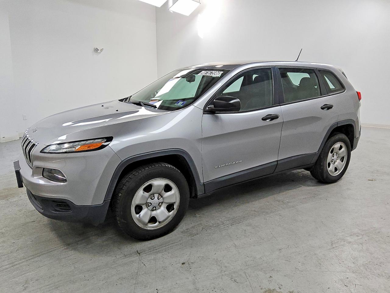 Salvage Jeep Cherokee Image