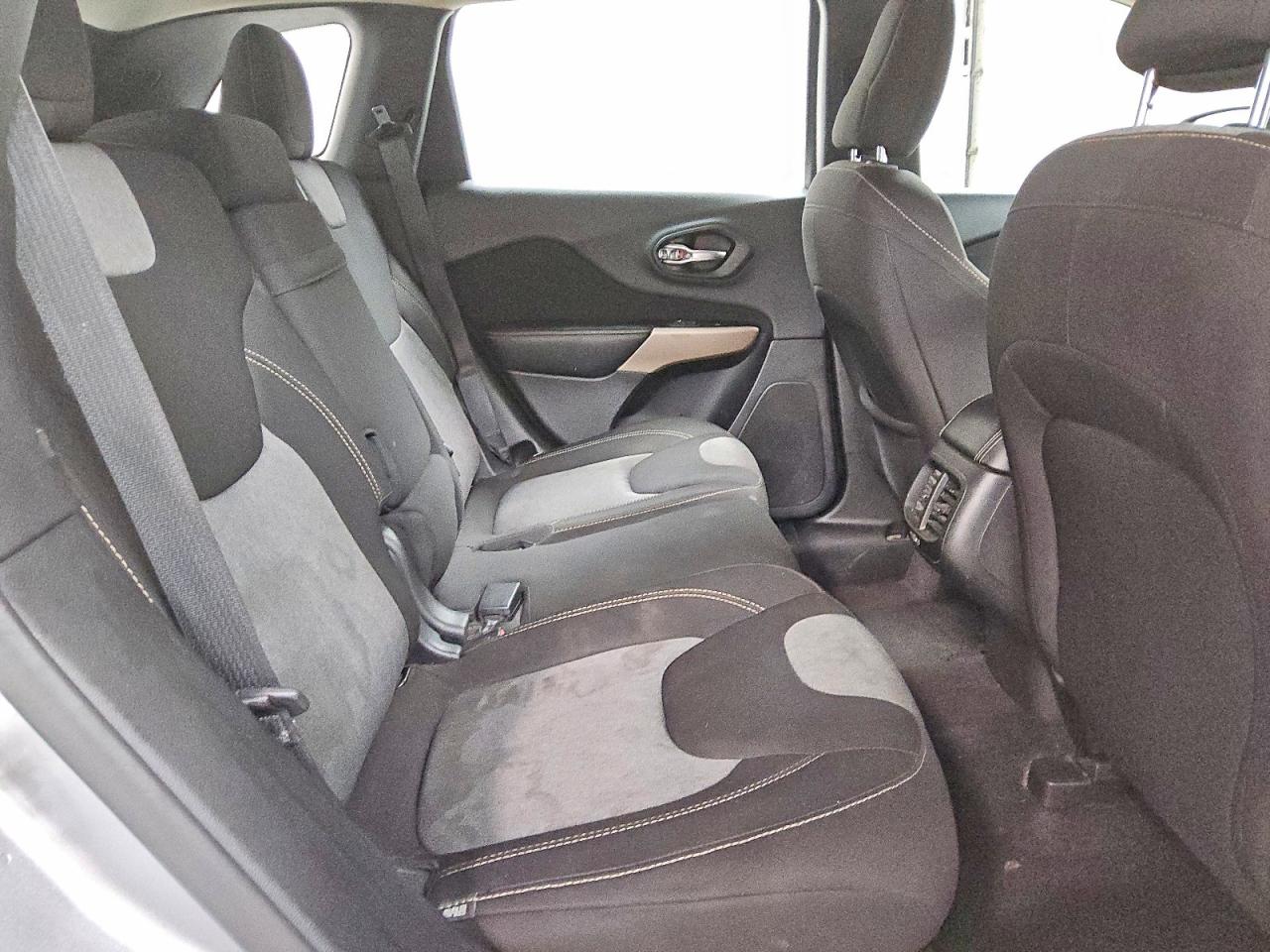 Jeep Cherokee Sport