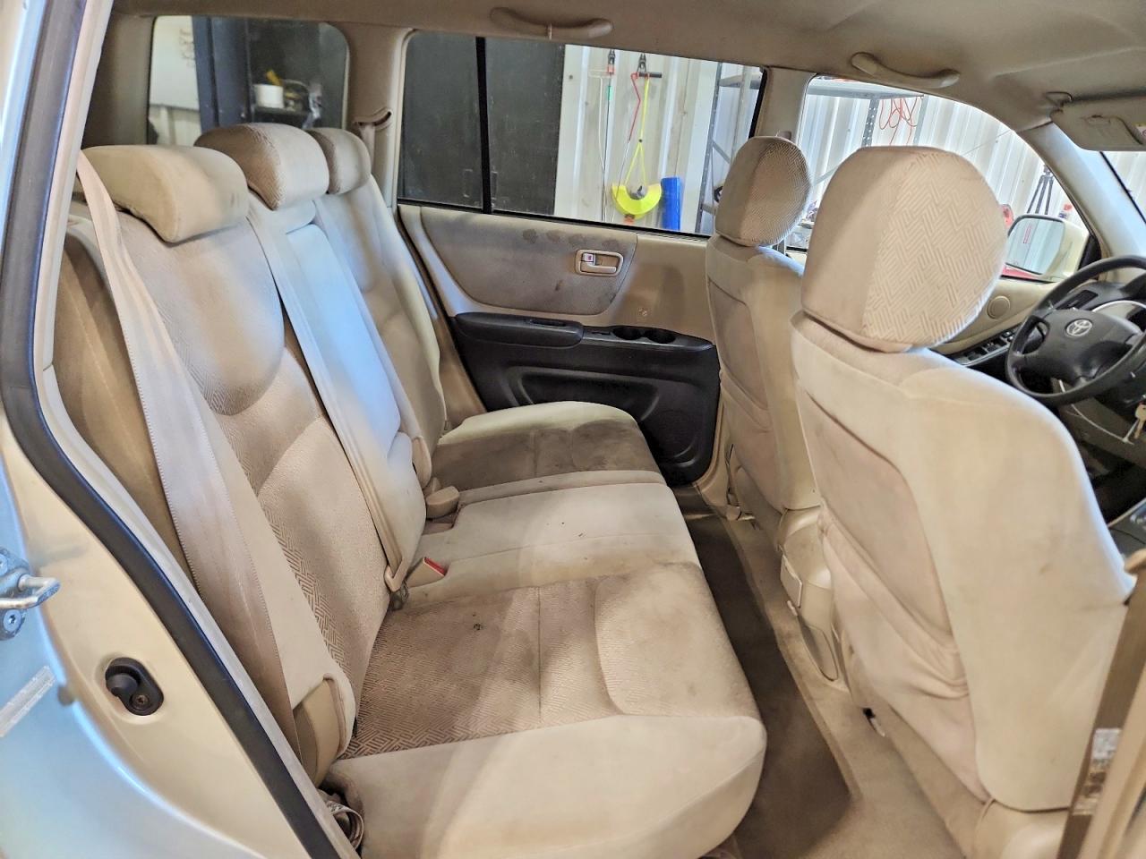 Toyota Highlander Base