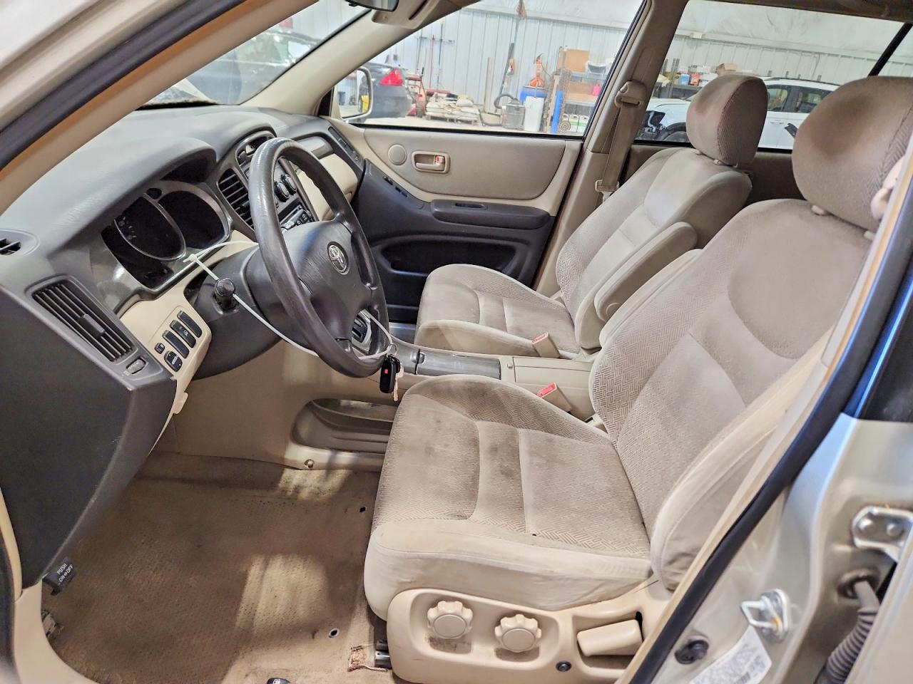 Toyota Highlander Base