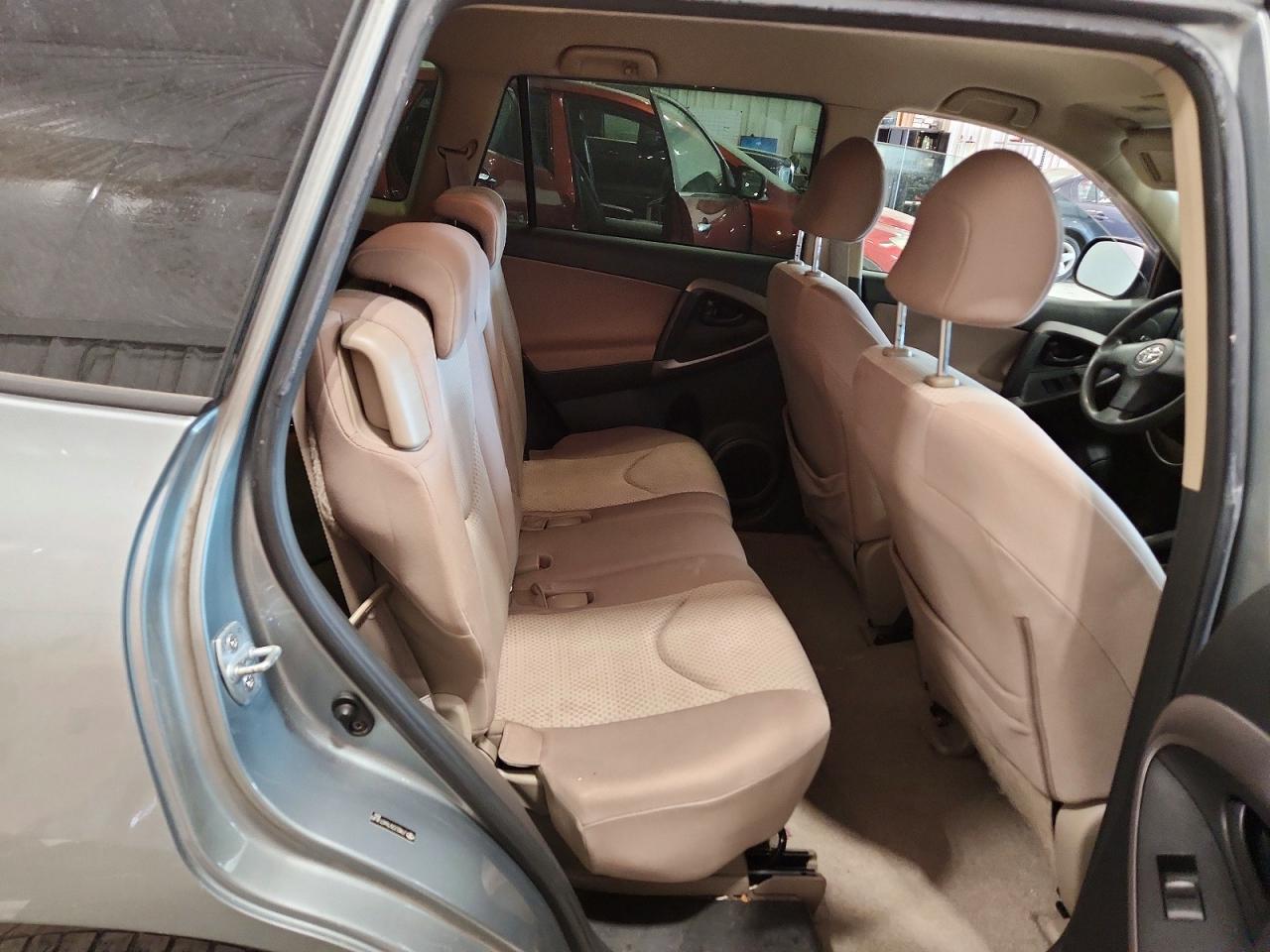 Toyota RAV4 Base