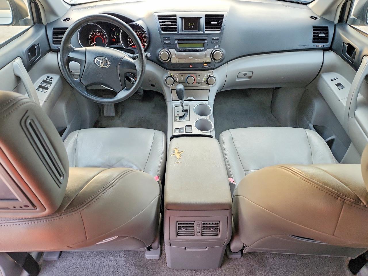Toyota Highlander Base