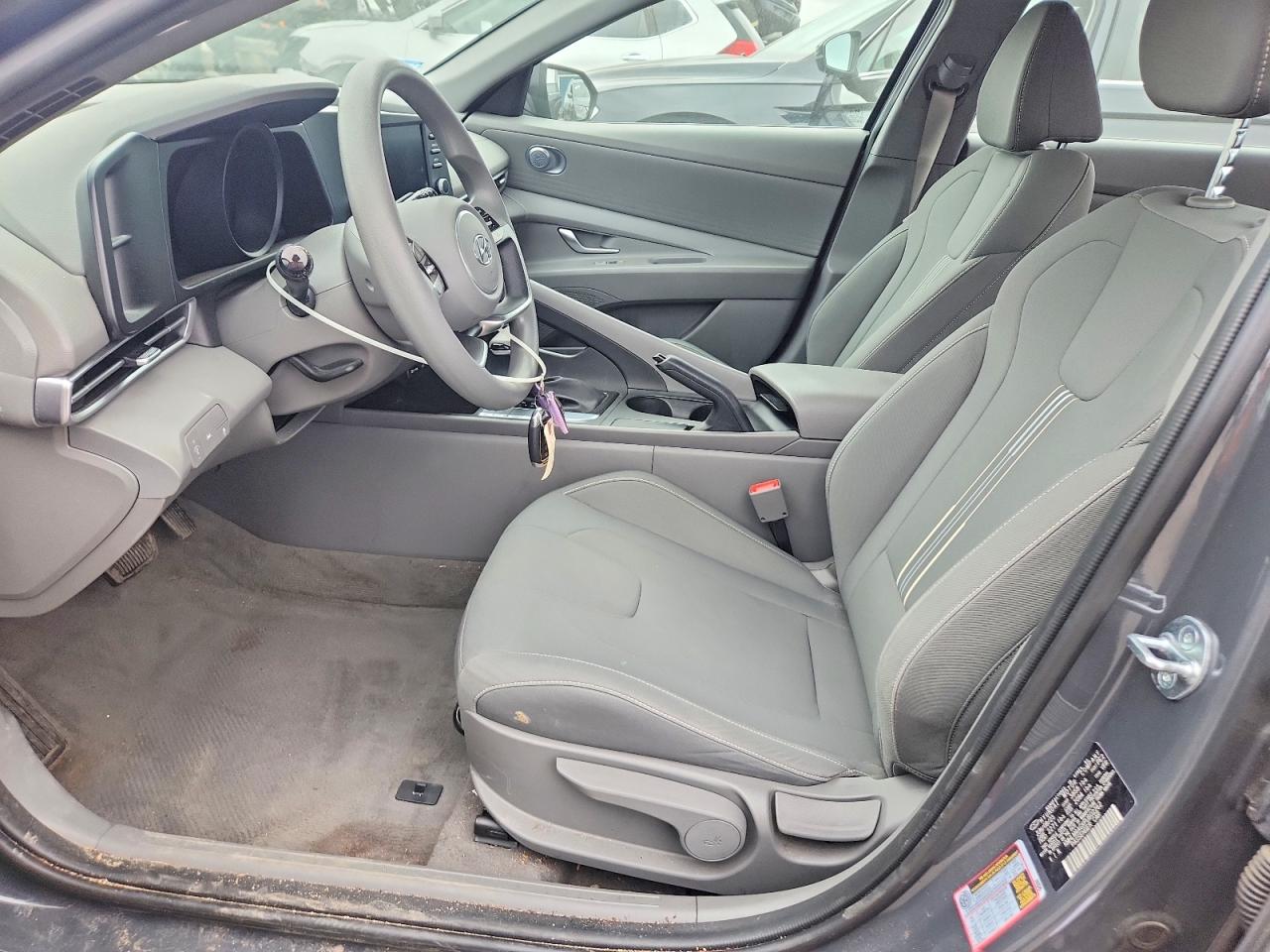 Hyundai ELANTRA Sel