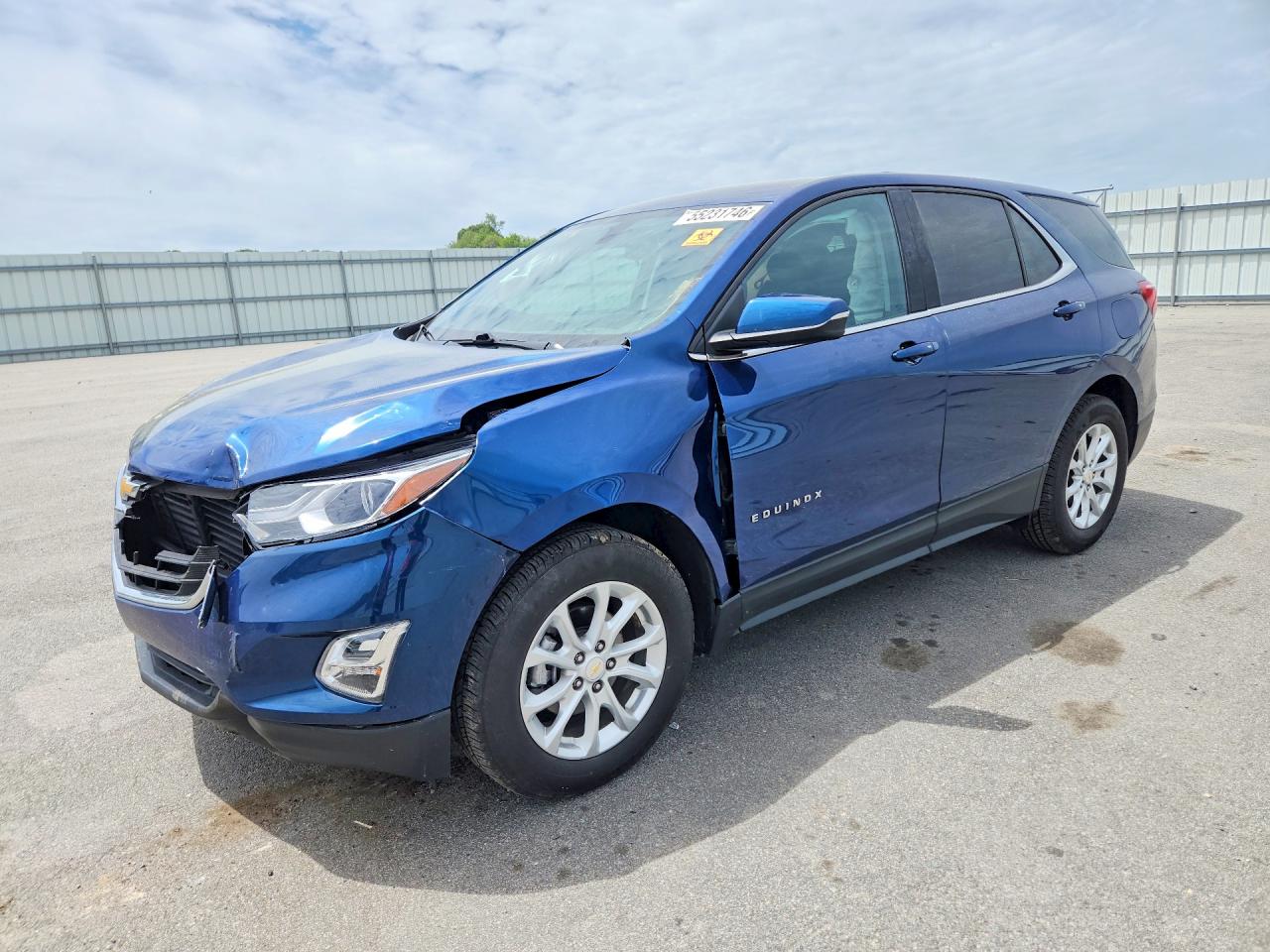 Salvage Chevrolet Equinox Image
