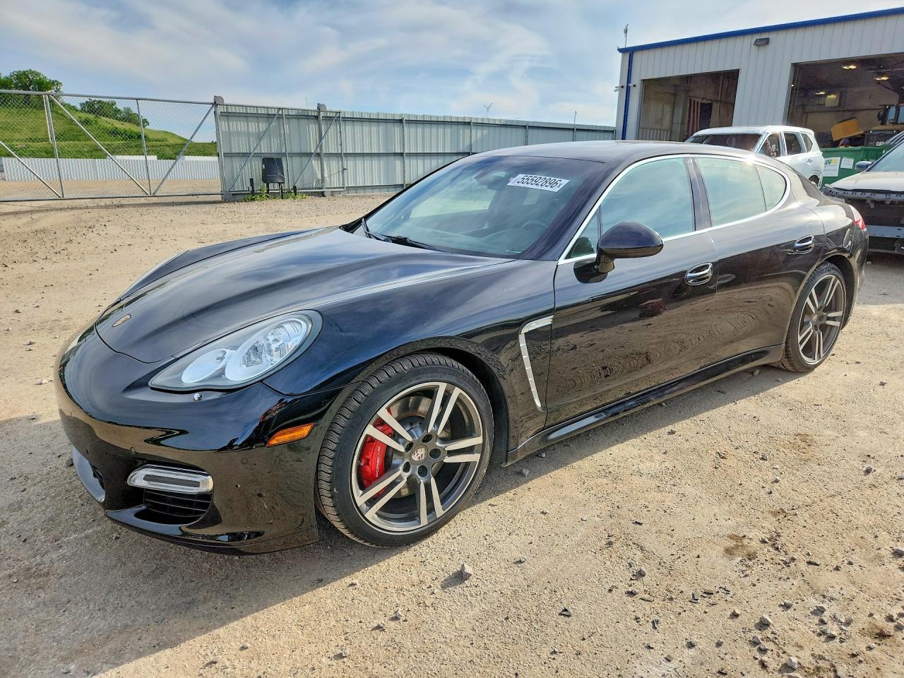 Salvage Porsche Panamera Image