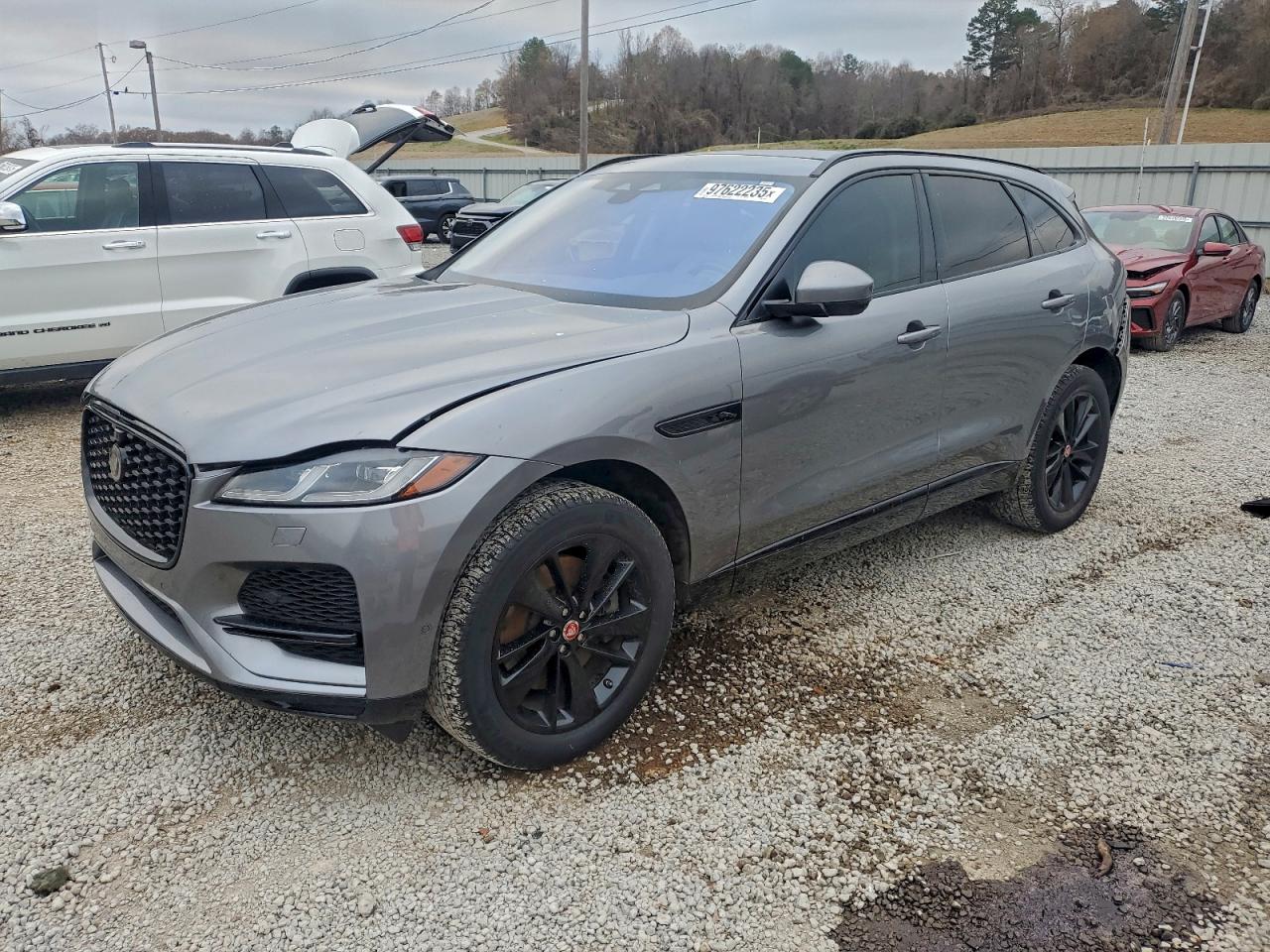 Salvage Jaguar F-PACE Image