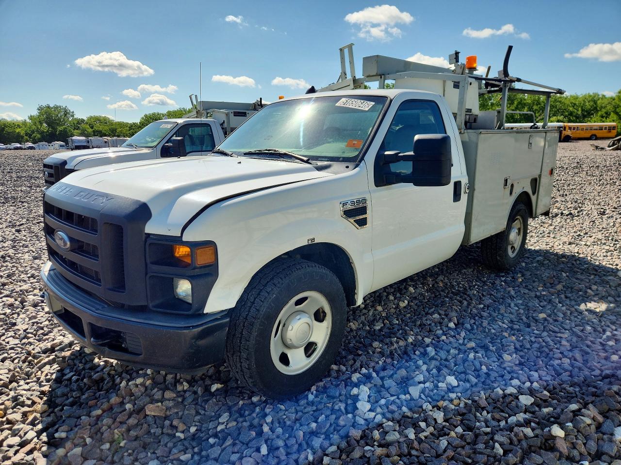 Salvage Ford F-350 Image