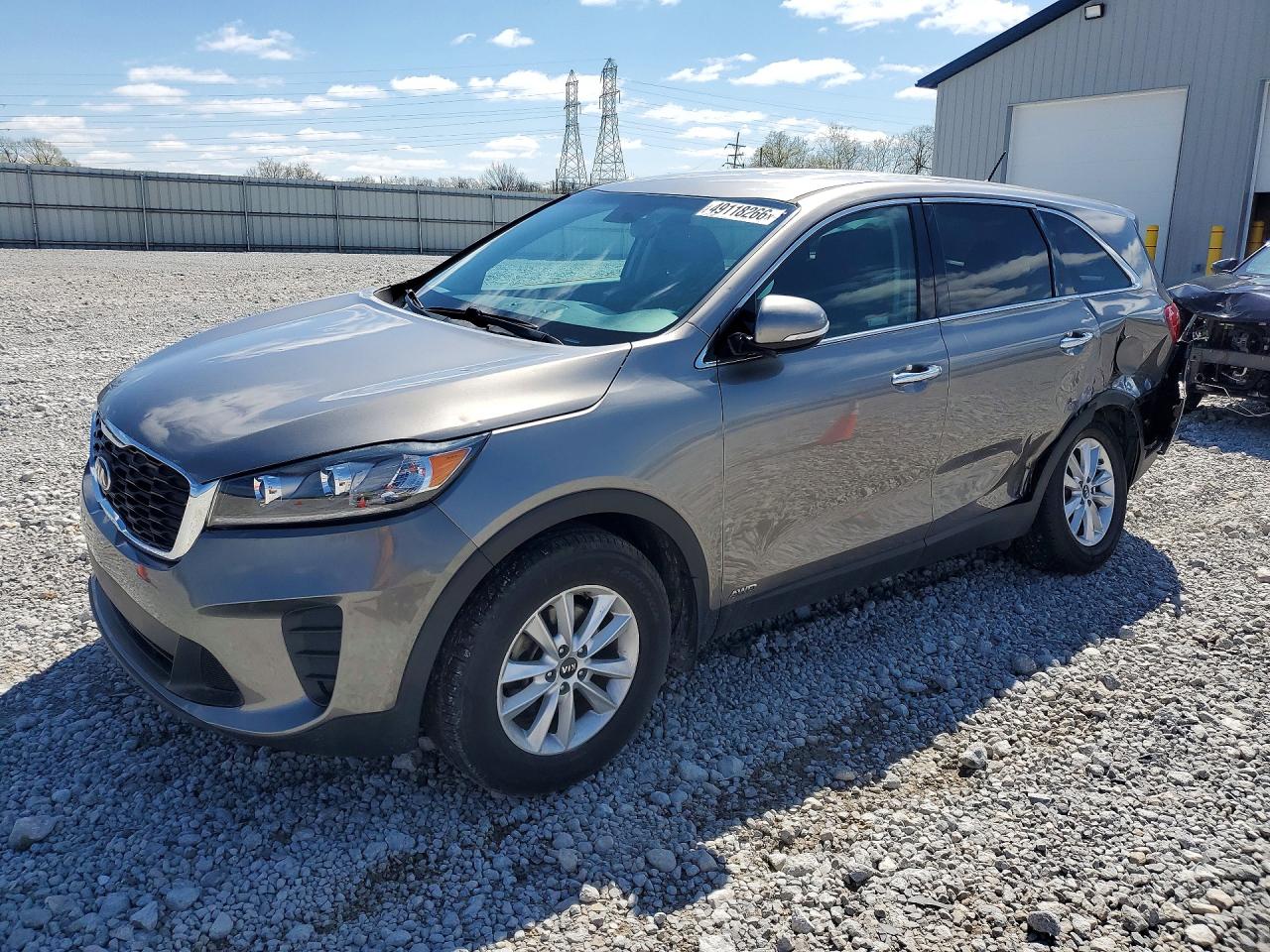 Salvage Kia Sorento Image