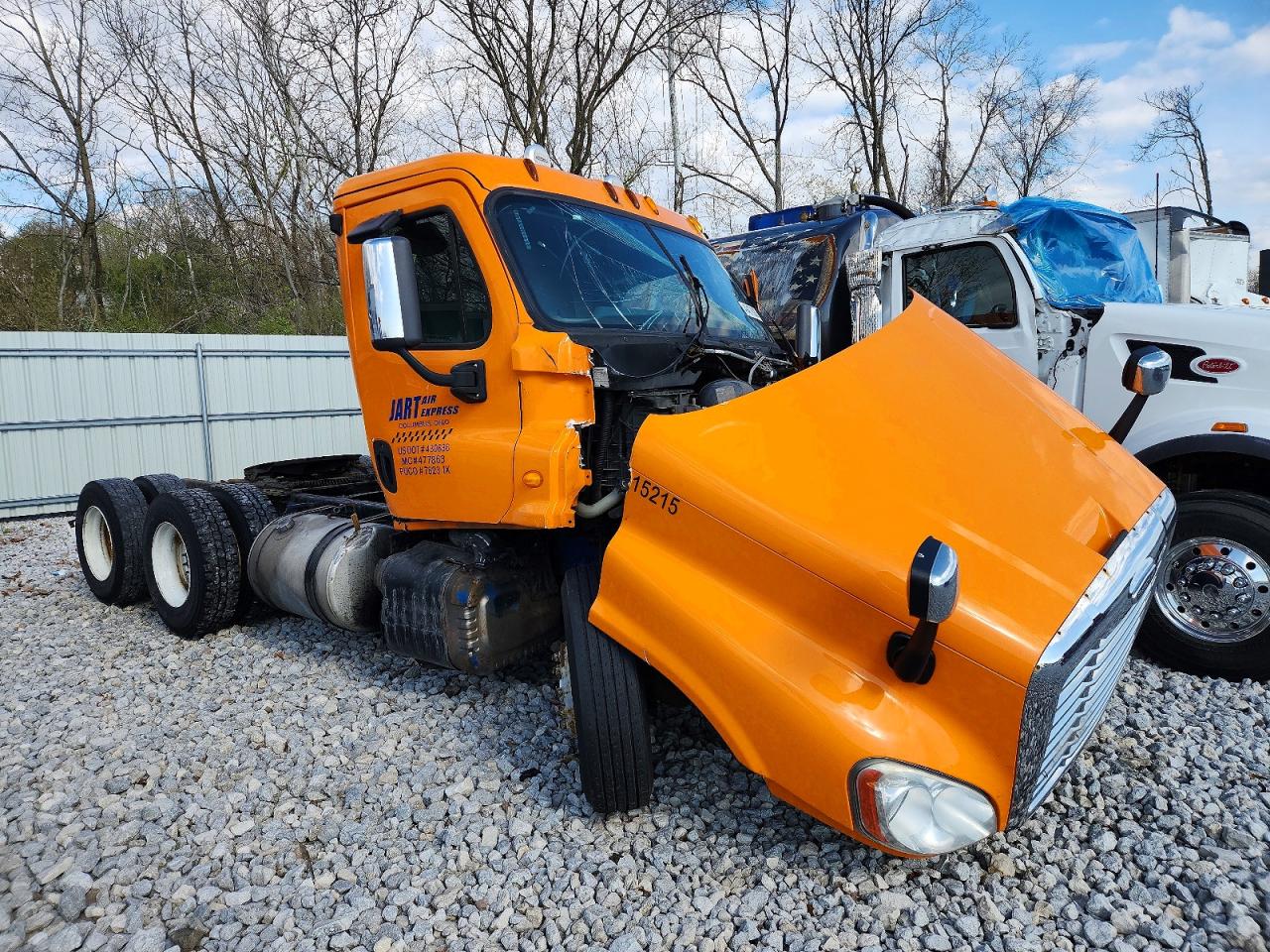 Salvage Freightliner Cascadia Image