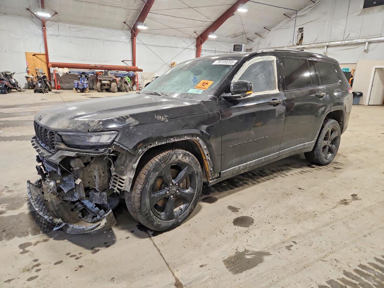 Salvage Jeep Cherokee Image