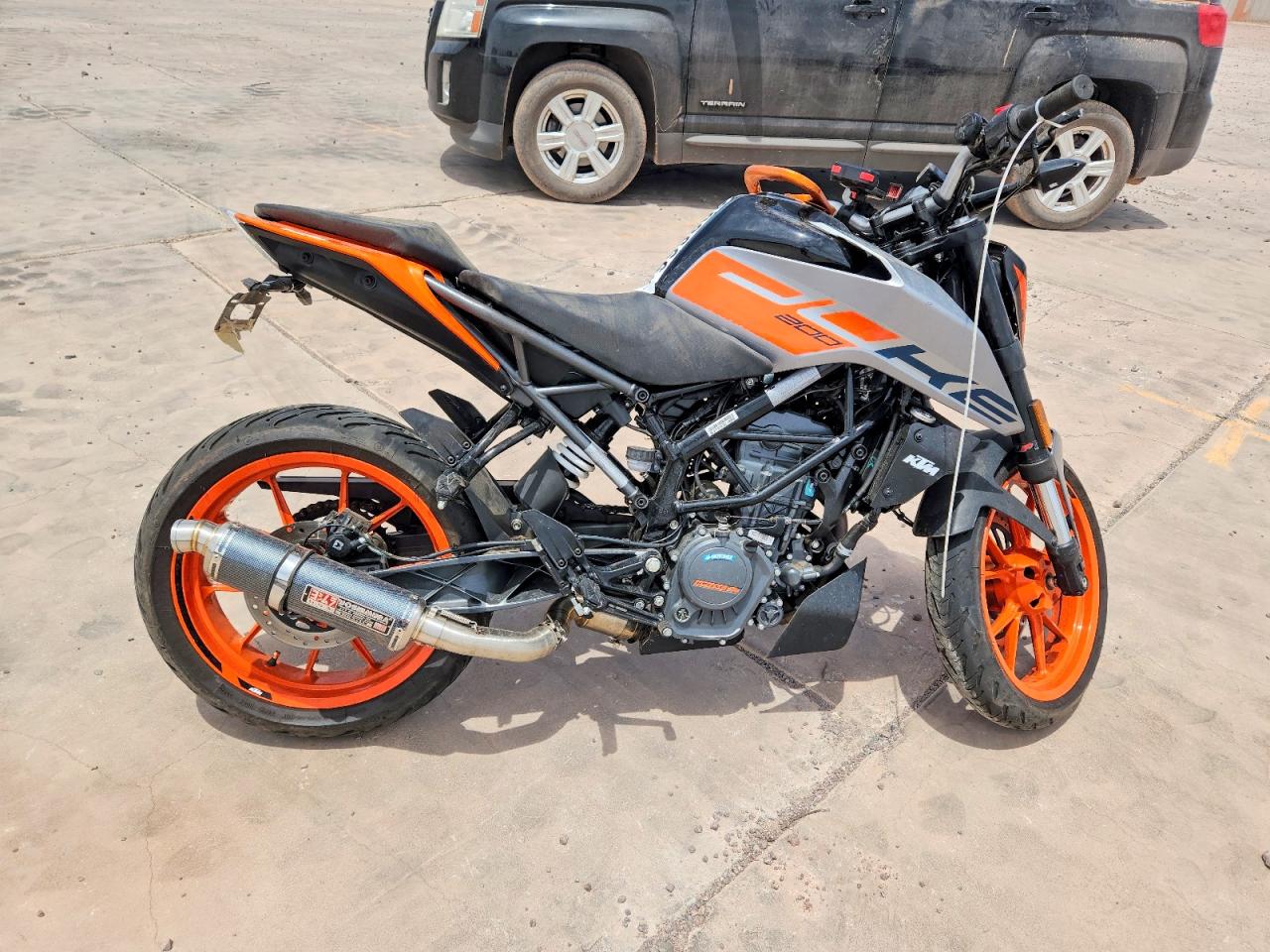 Salvage KTM Motorcycle Image