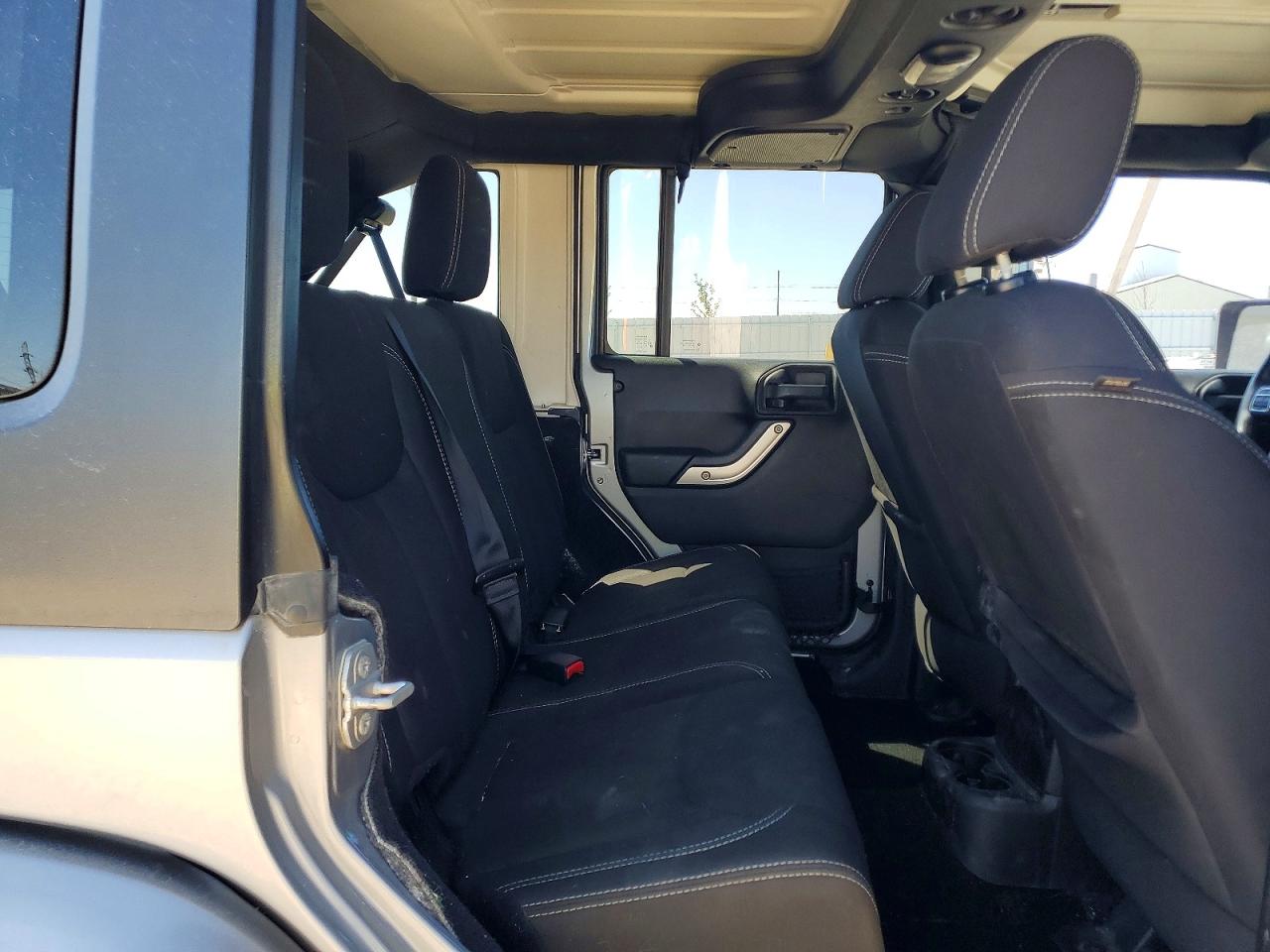 Jeep Wrangler Sahara