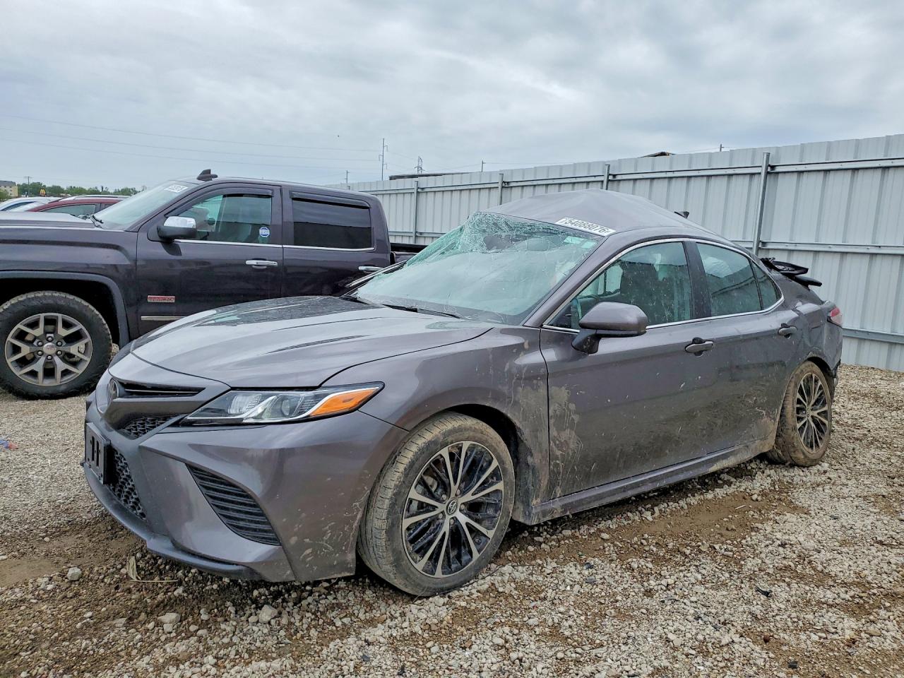 Salvage Toyota Camry Image