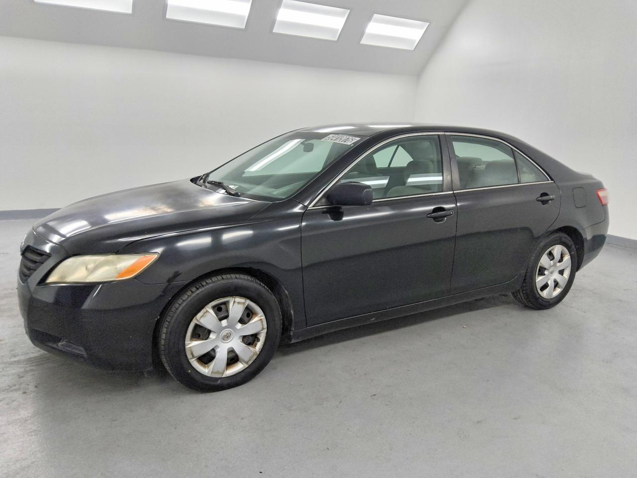 Salvage Toyota Camry Image