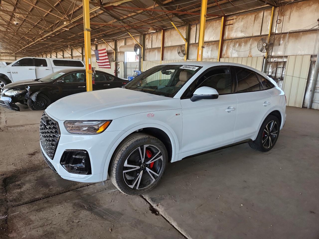 Salvage Audi Q5 Image