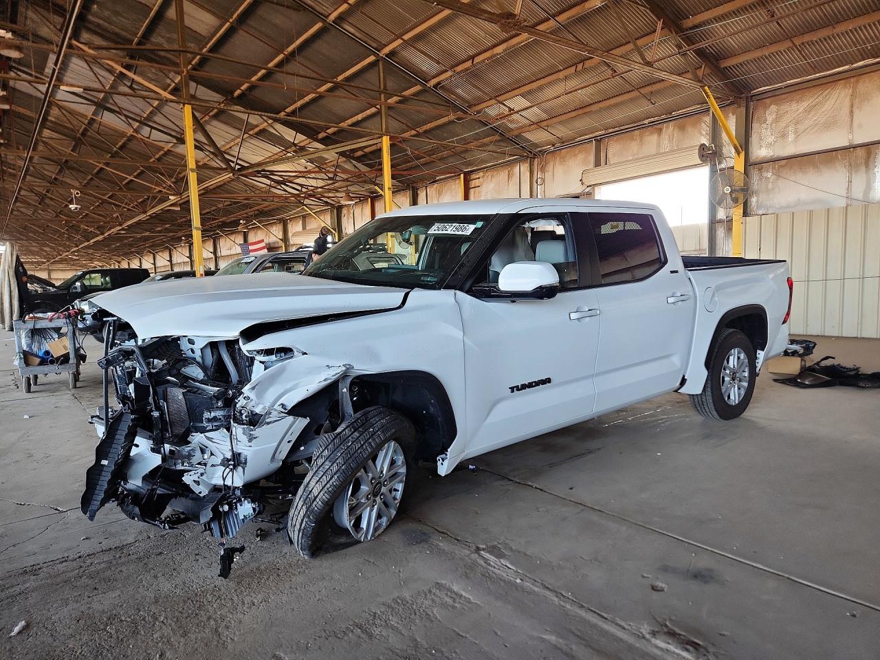 Salvage Toyota Tundra Image