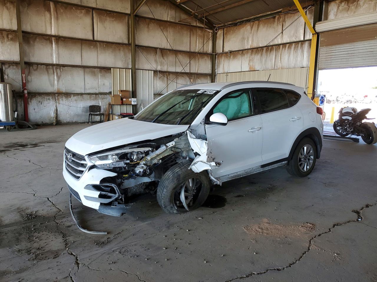 Salvage Hyundai TUCSON Image