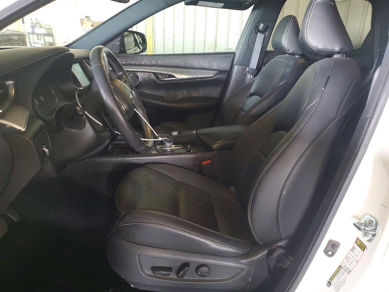 INFINITI Qx Luxe