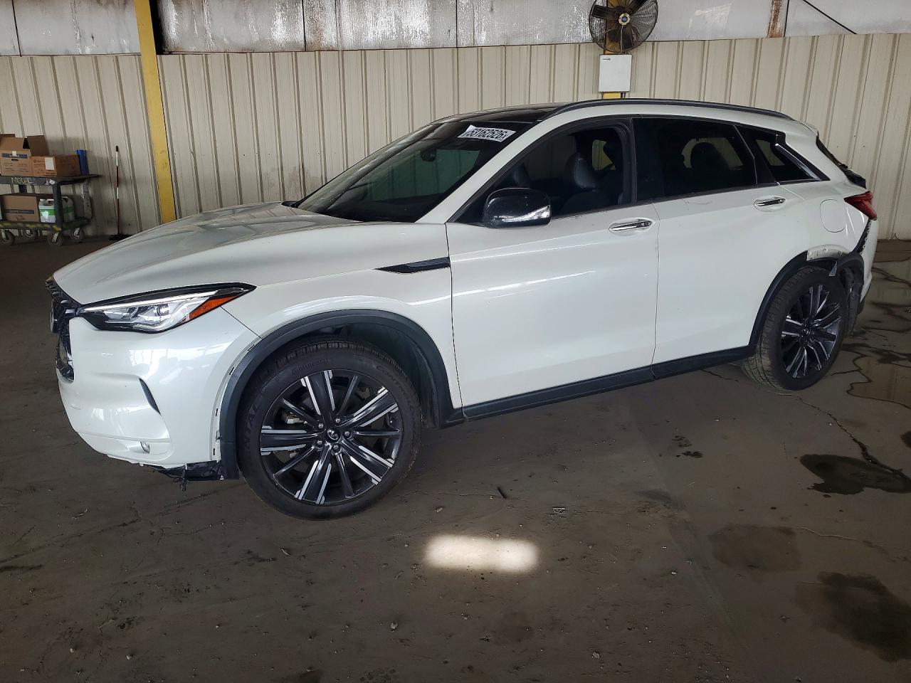 Salvage INFINITI Qx Image