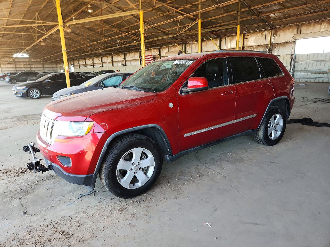 Salvage Jeep Cherokee Image