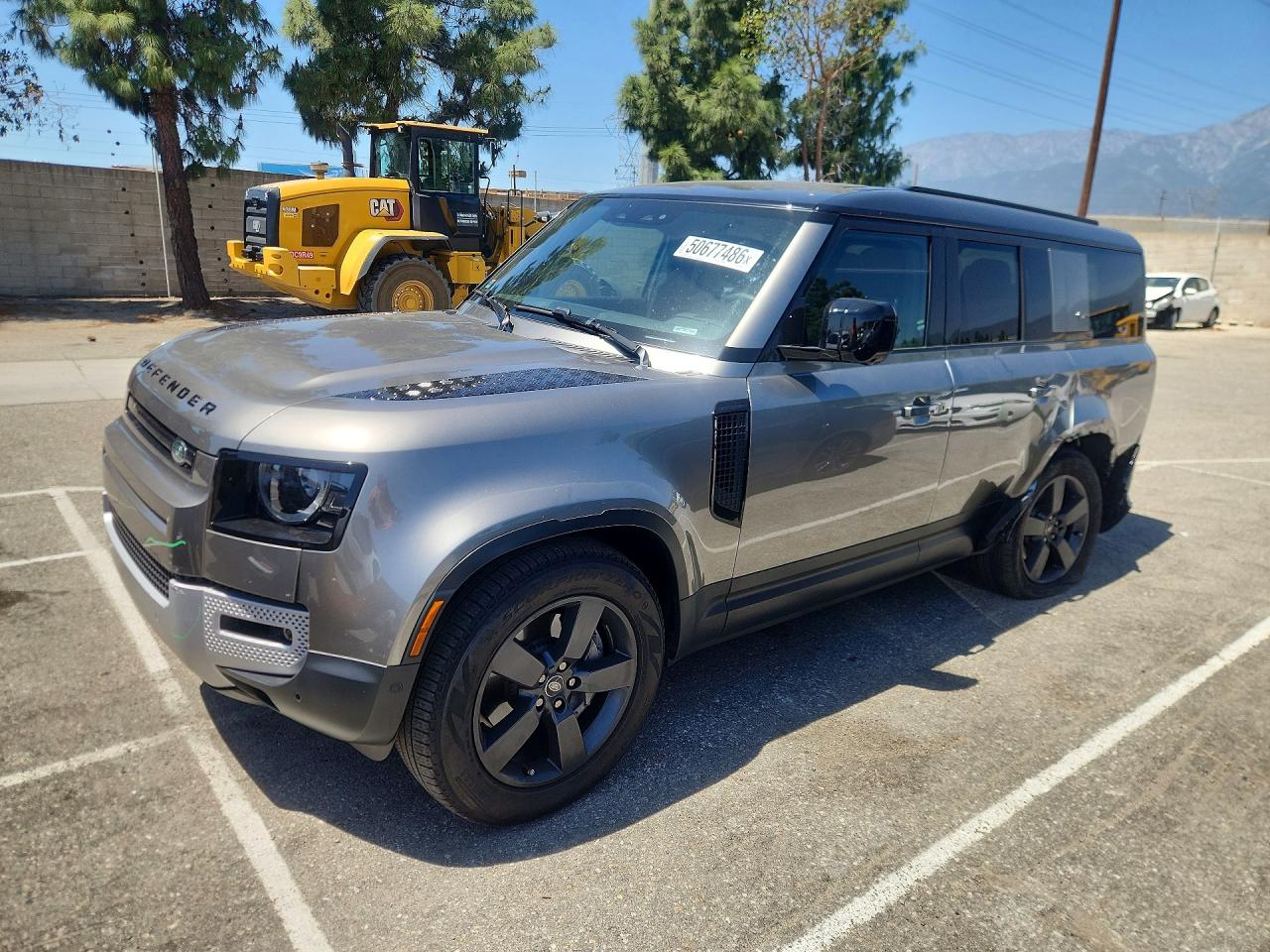 Salvage Land Rover Defender Image