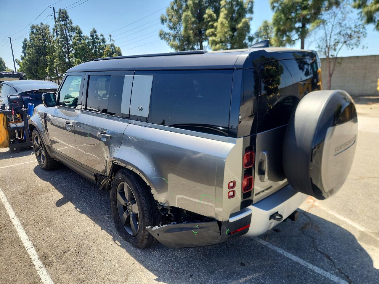 Land Rover Defender 130 S