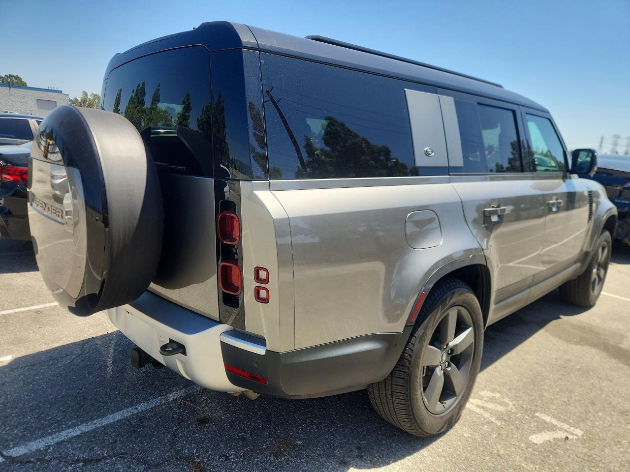 Land Rover Defender 130 S
