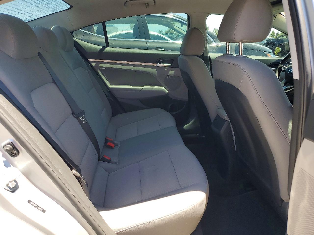 Hyundai ELANTRA Sel