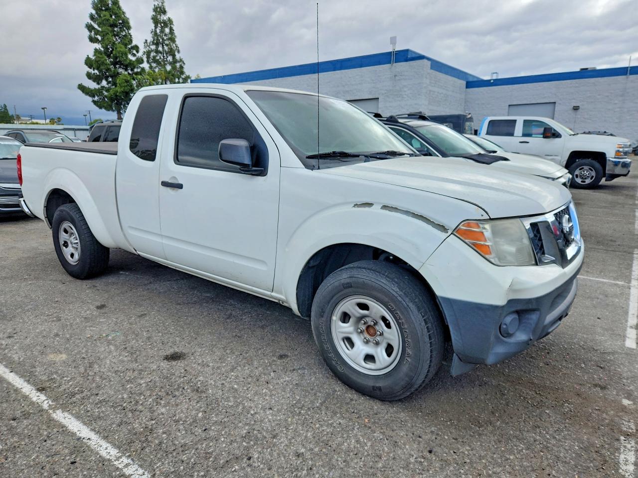Nissan Frontier S