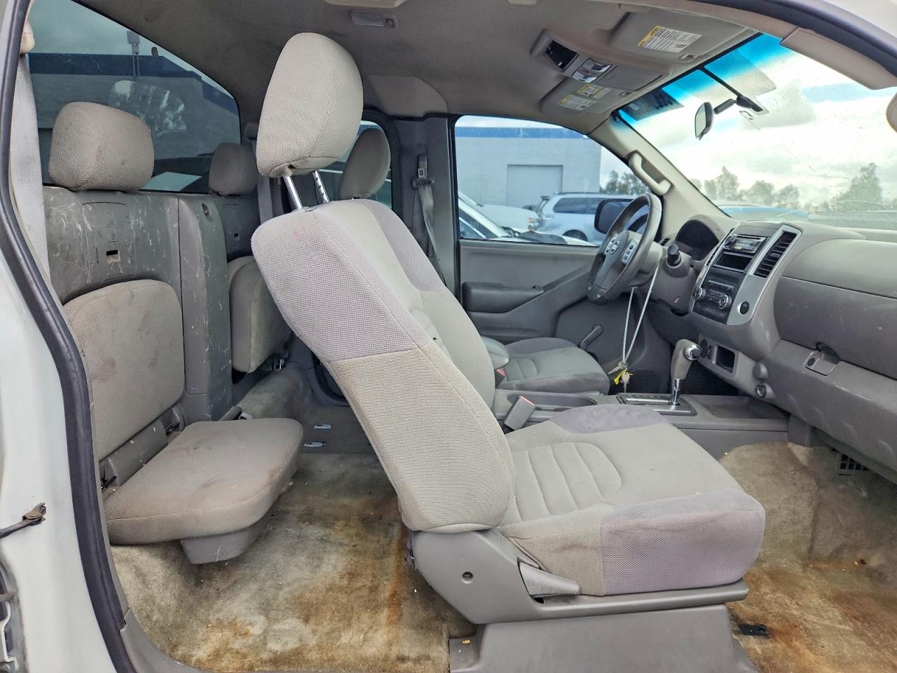 Nissan Frontier S