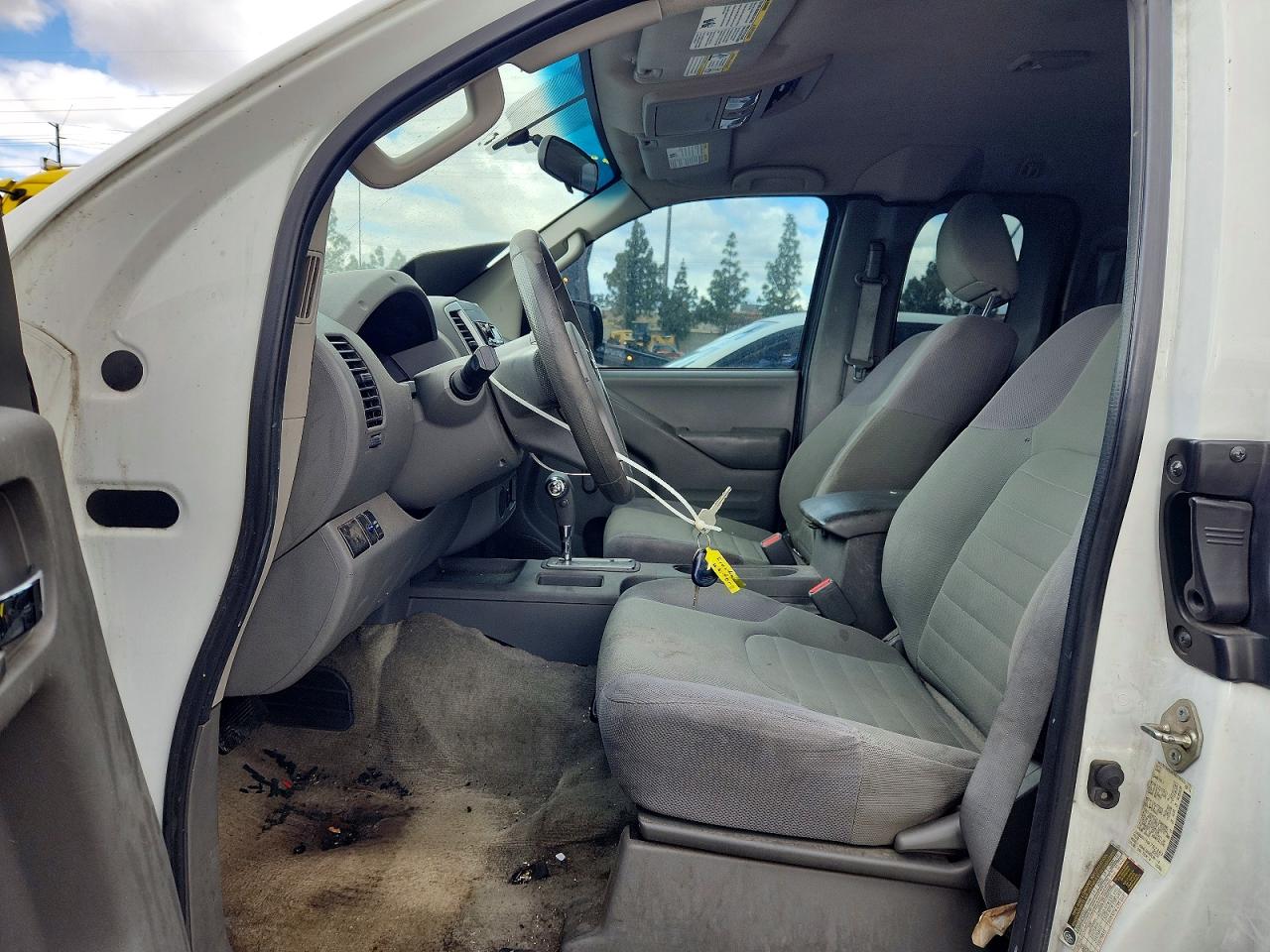 Nissan Frontier S