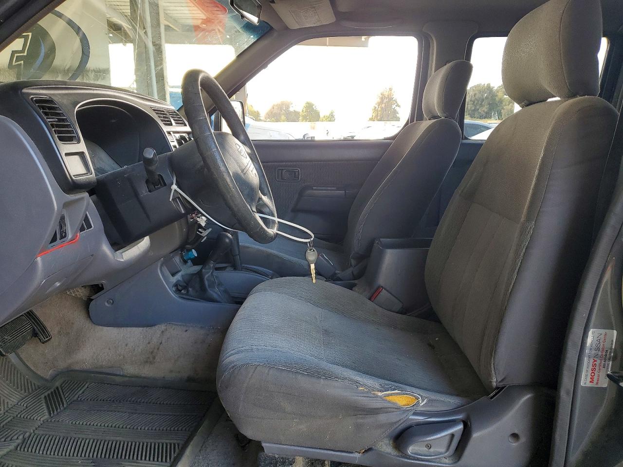 Nissan Frontier Xe