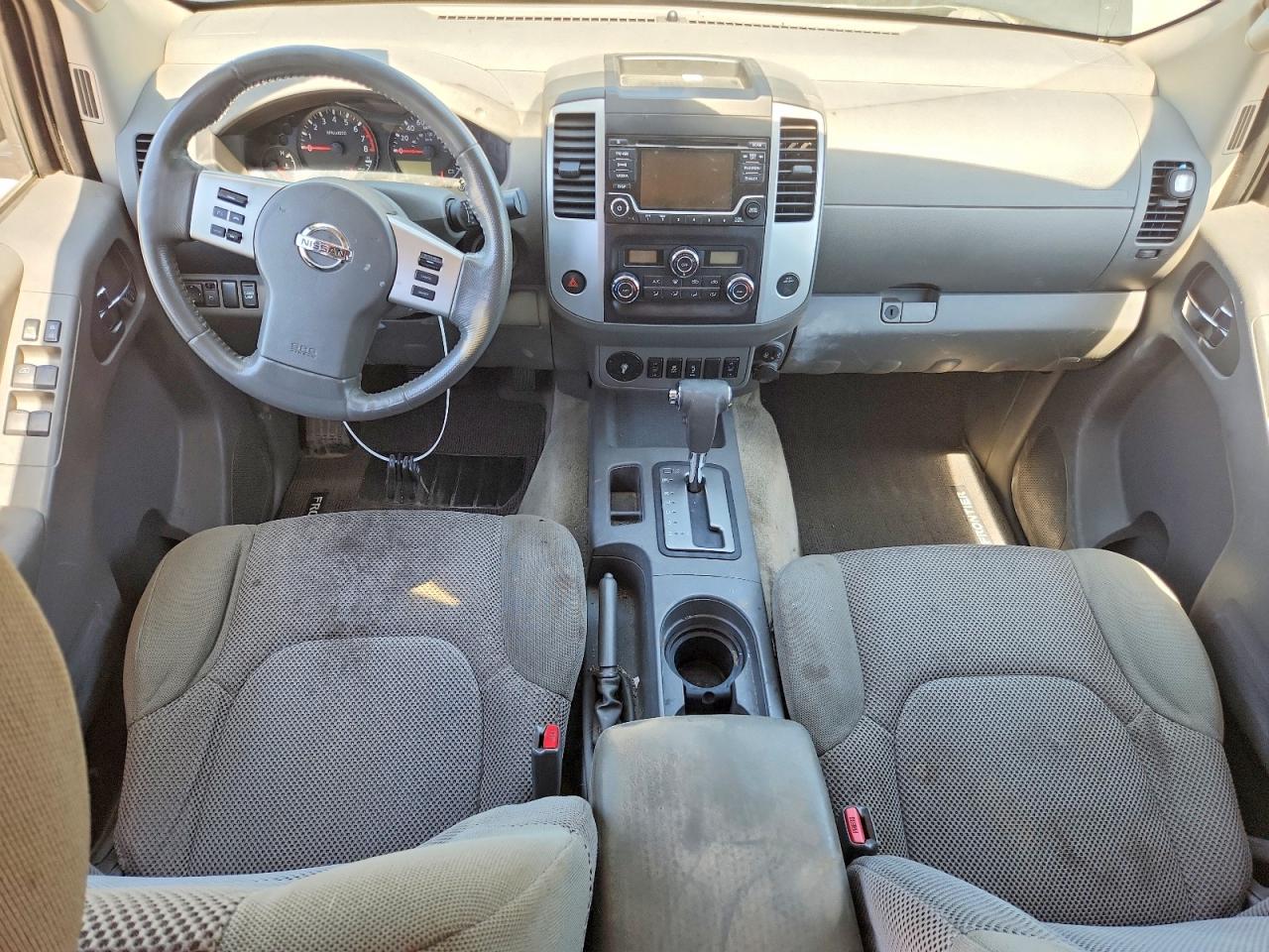 Nissan Frontier Sv