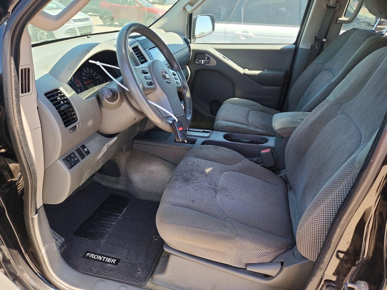 Nissan Frontier Sv