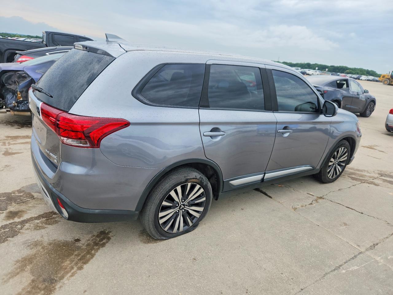 Mitsubishi Outlander Se