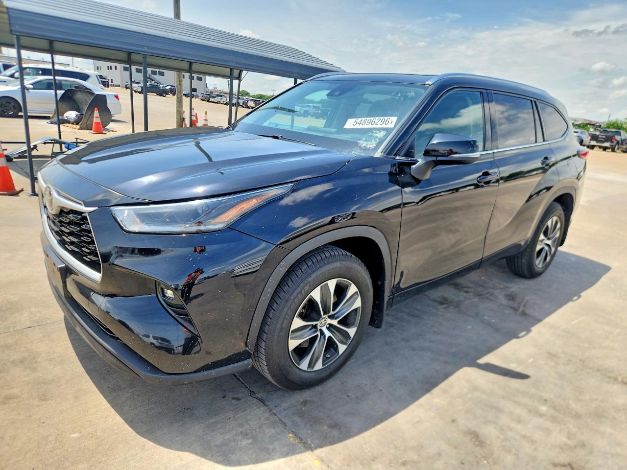 Salvage Toyota Highlander Image