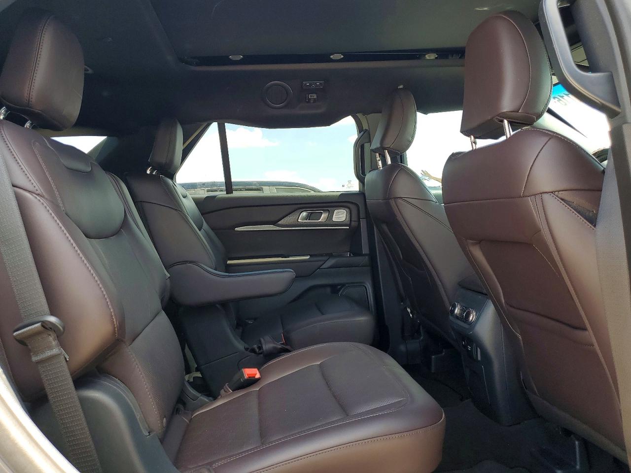 Ford Explorer Platinum