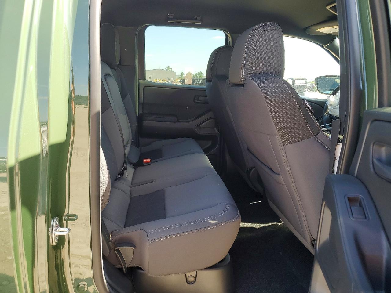 Nissan Frontier Sv