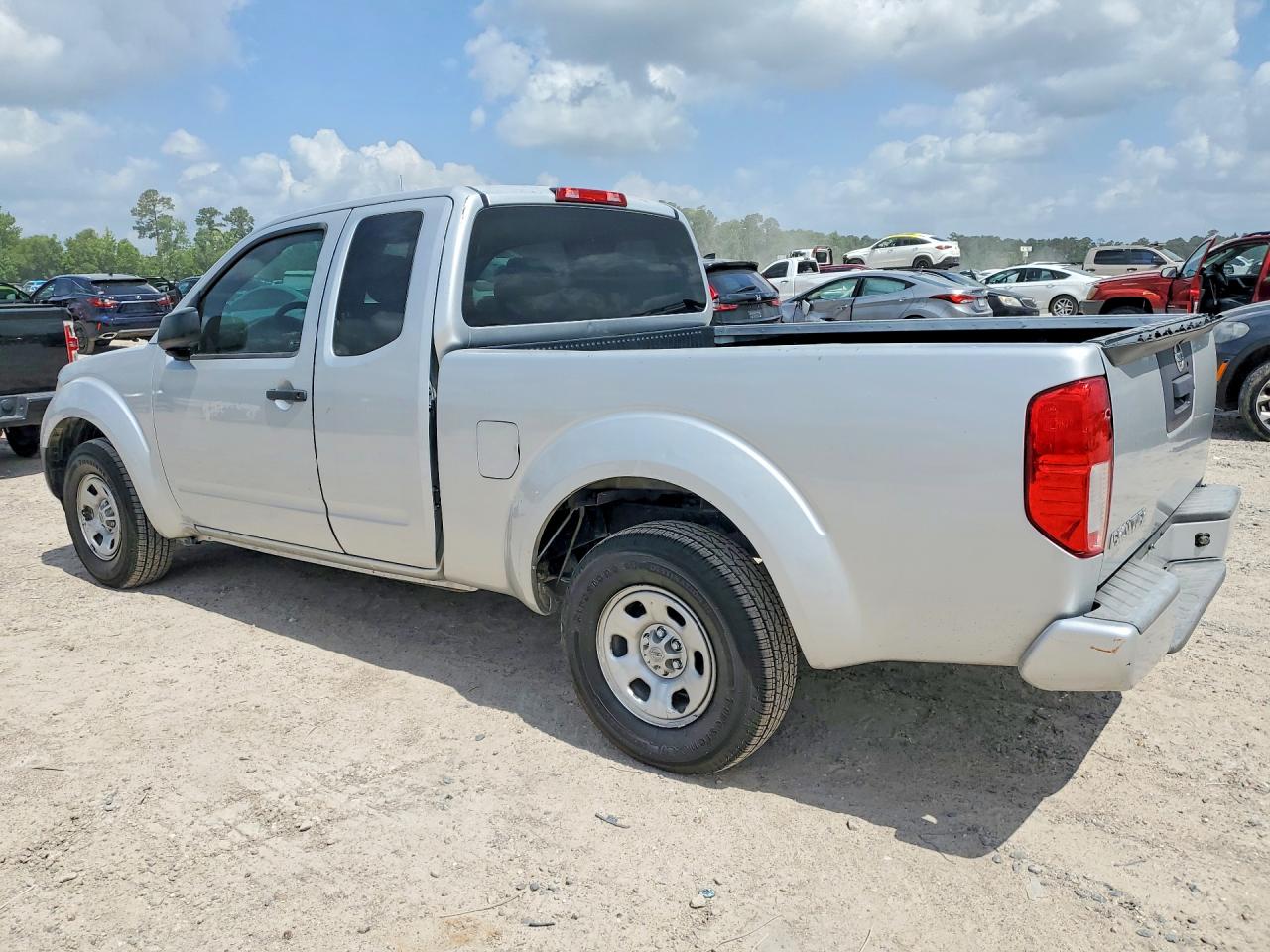 Nissan Frontier S