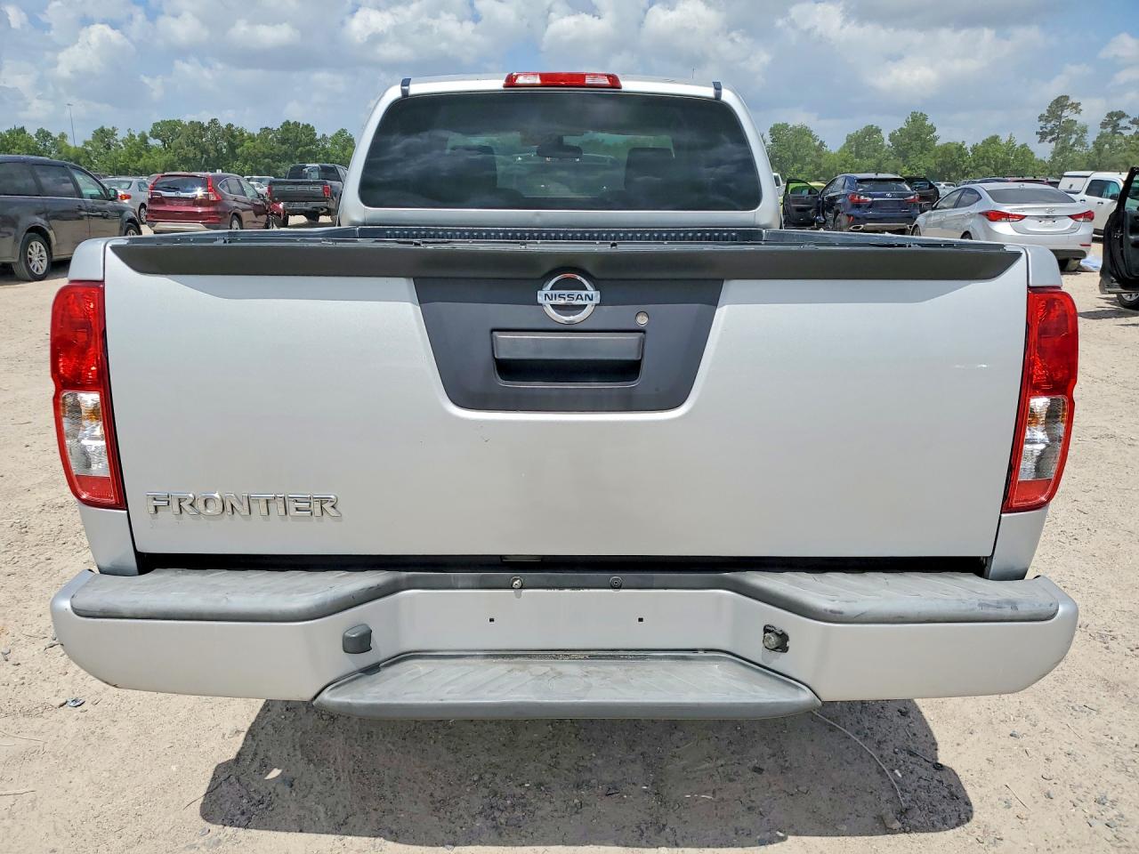 Nissan Frontier S