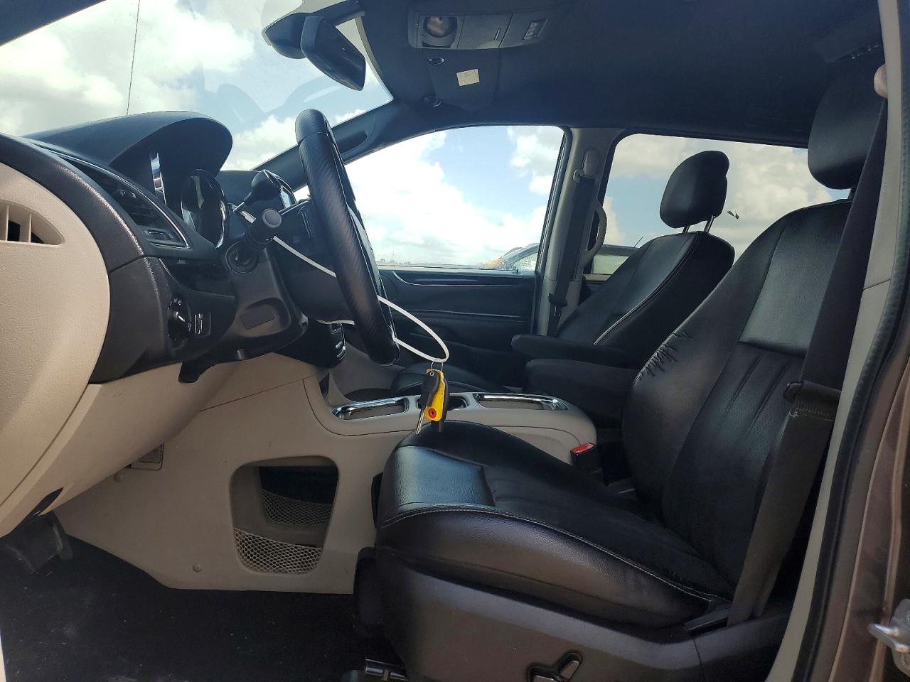 Dodge Caravan Sxt