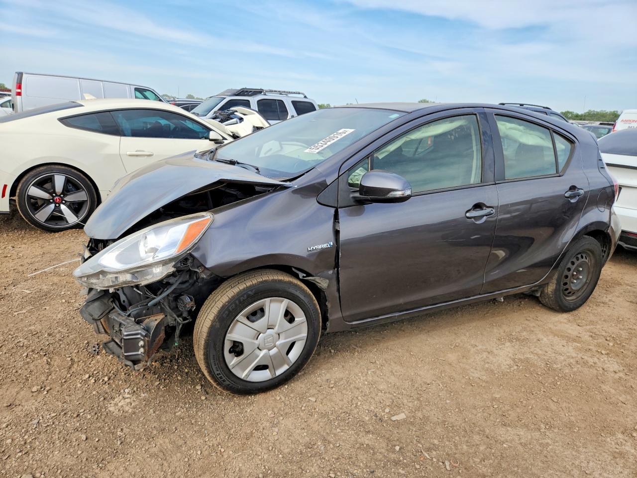 Salvage Toyota Prius Image