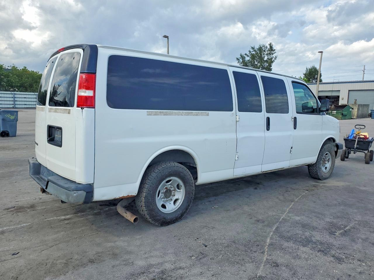 Chevrolet Express Lt