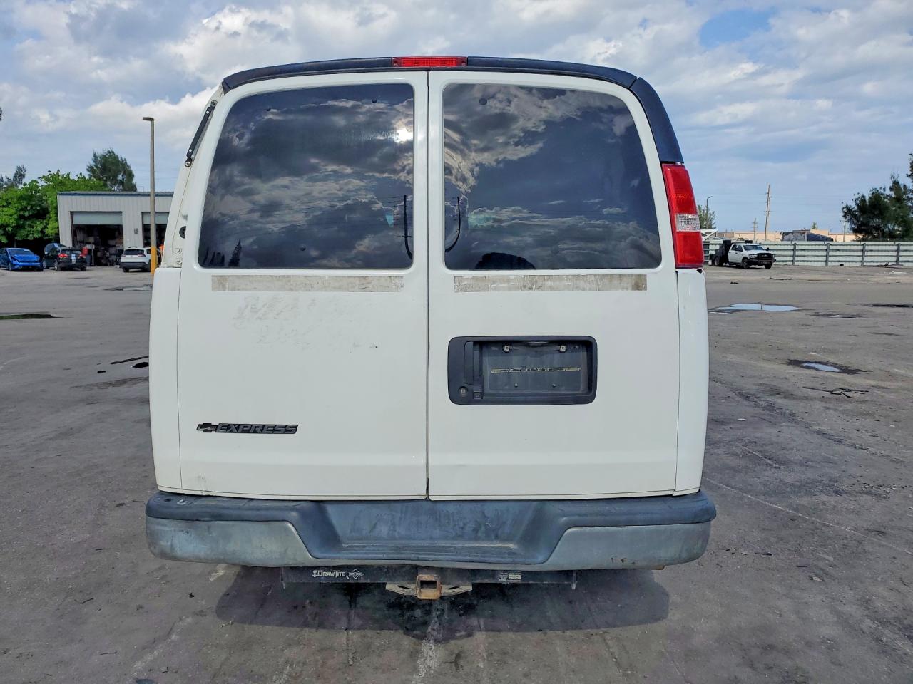 Chevrolet Express Lt