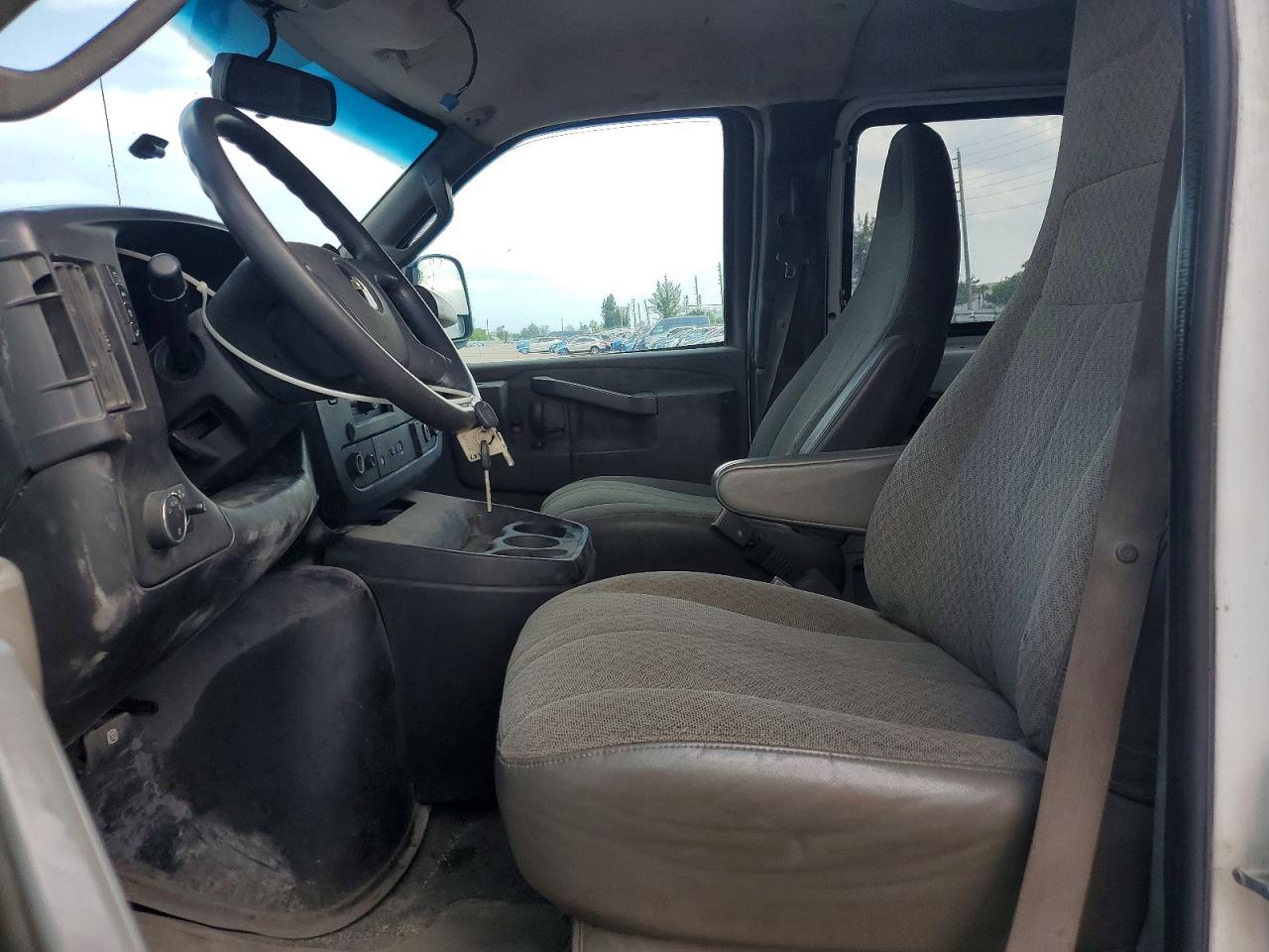 Chevrolet Express Lt