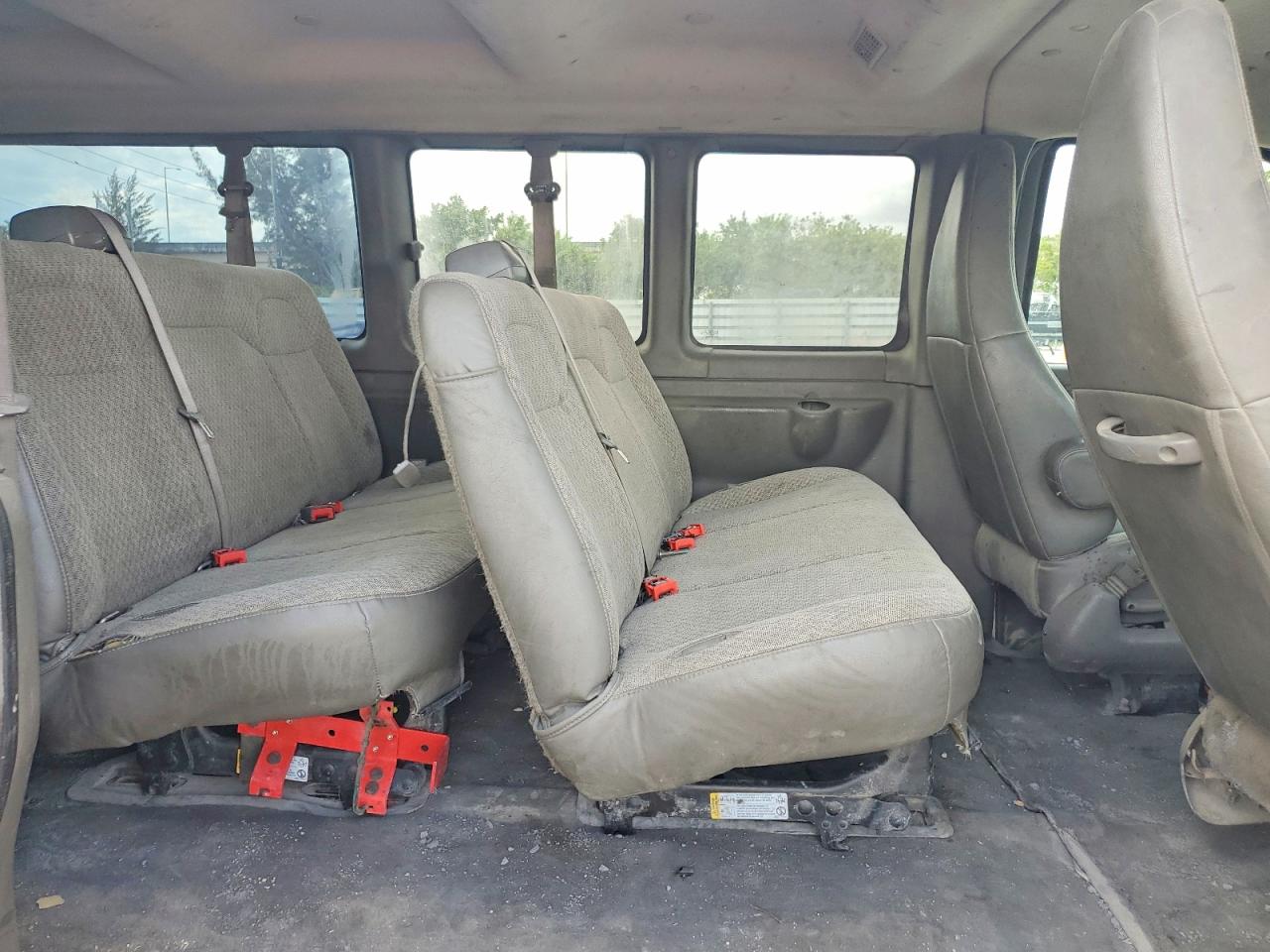 Chevrolet Express Lt