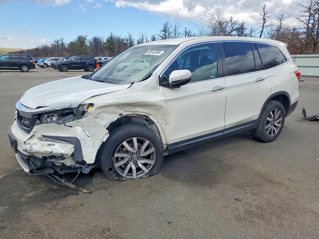 Salvage Honda Pilot Image