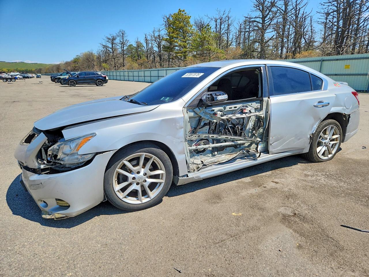 Salvage Nissan Maxima Image