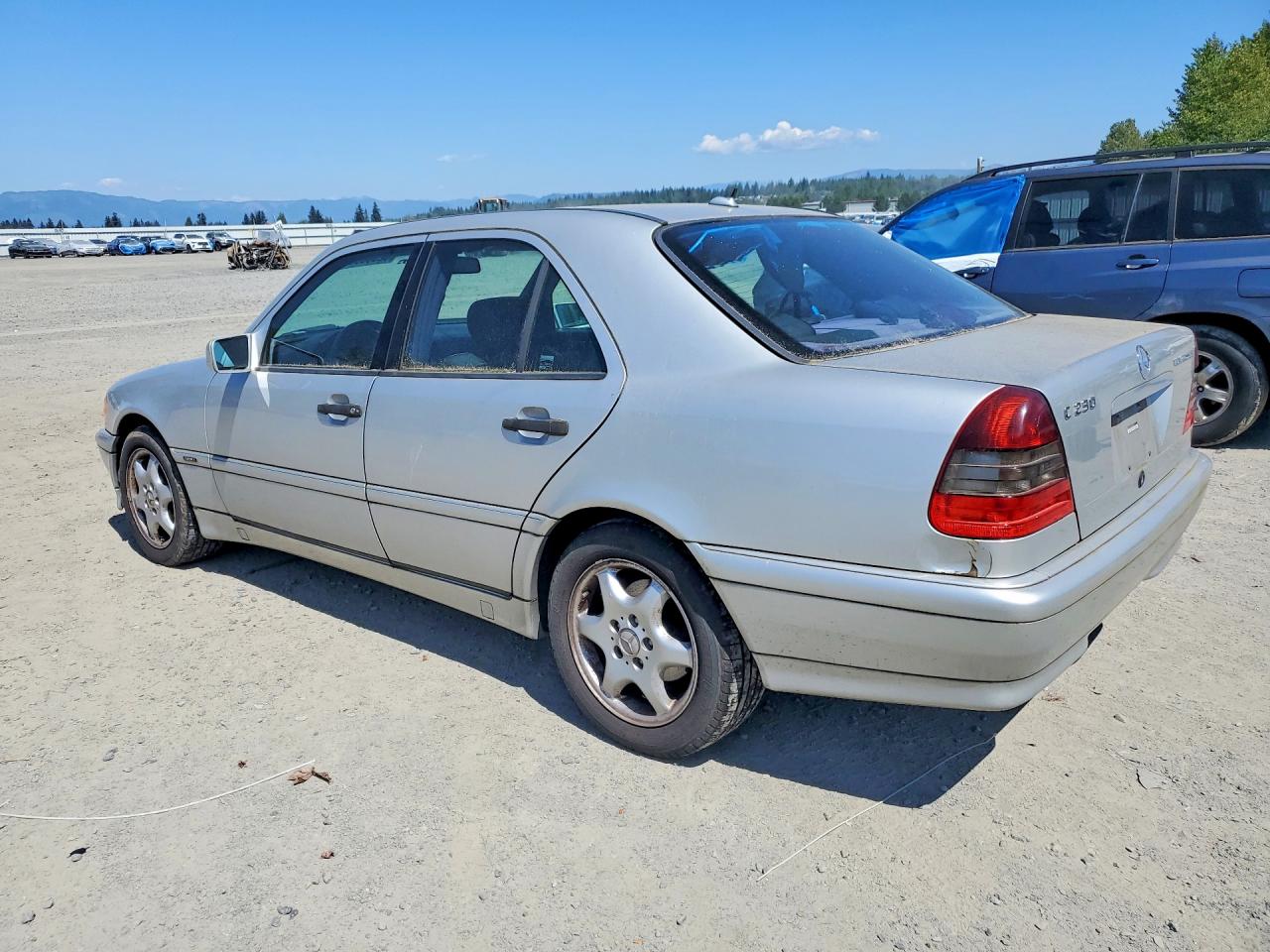 Mercedes-Benz C-Class 230